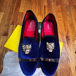 Only worn once very nice